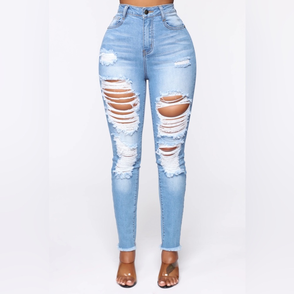 Cropped Fray Hemmed Distressed Jeans